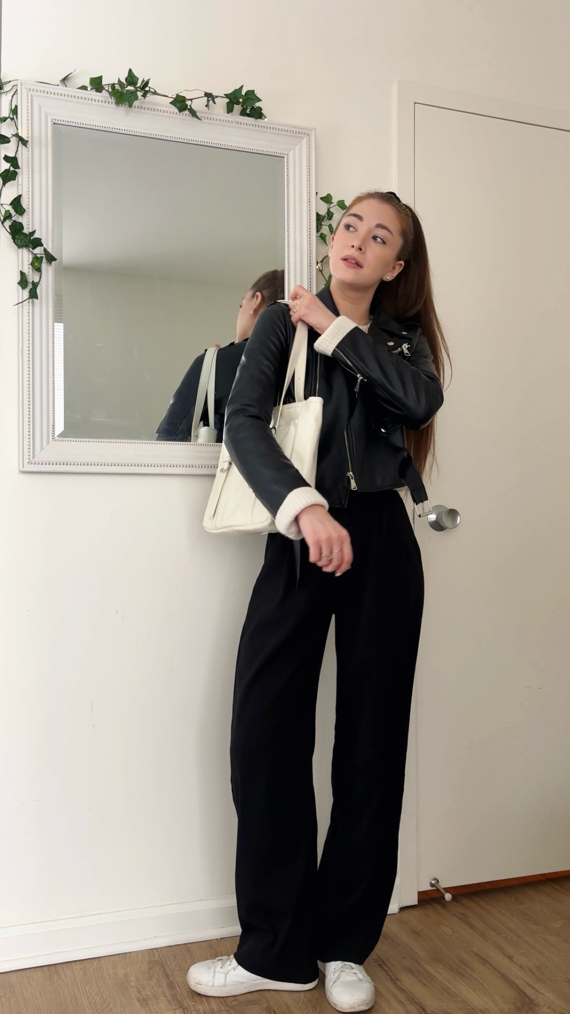 Trousers have been substituted due to being out of stock 🤍