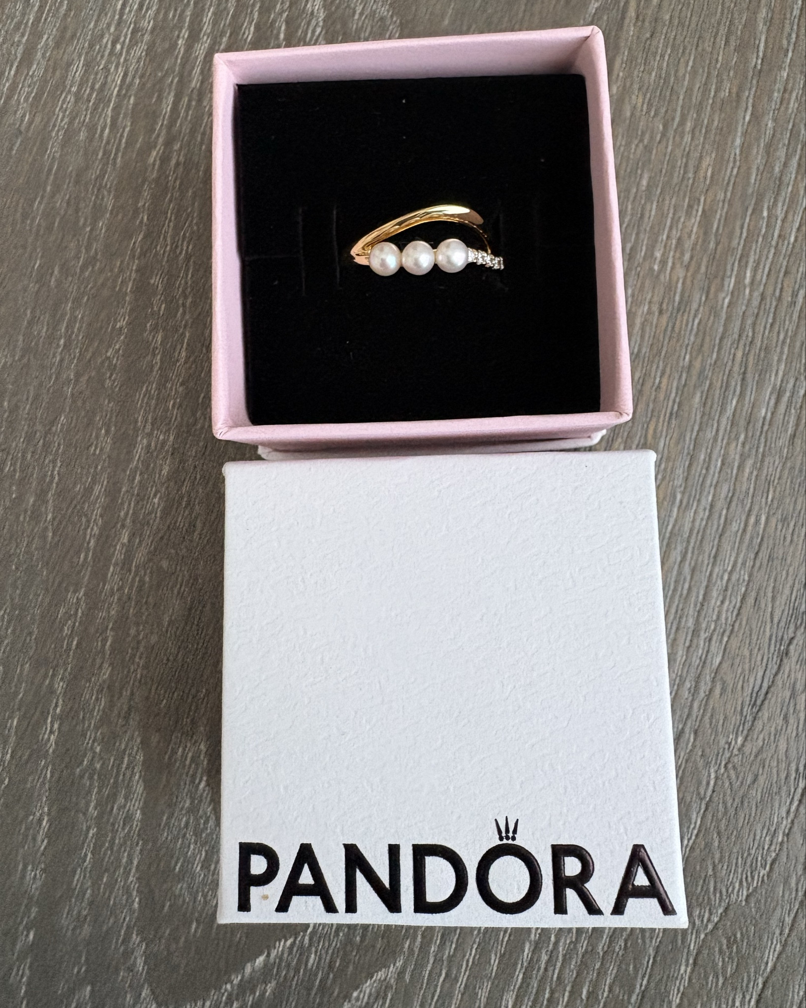 I am obsessed with the Pandora pearls this Spring. With the new season of Bridgerton coming out and Valentines Day on the horizon why not treat yourself or your sweetie?
Some styles are in sale.
#pearls #pandorajewelry #valentinesdaygifts #affiliate 

#LTKSaleAlert #LTKSeasonal