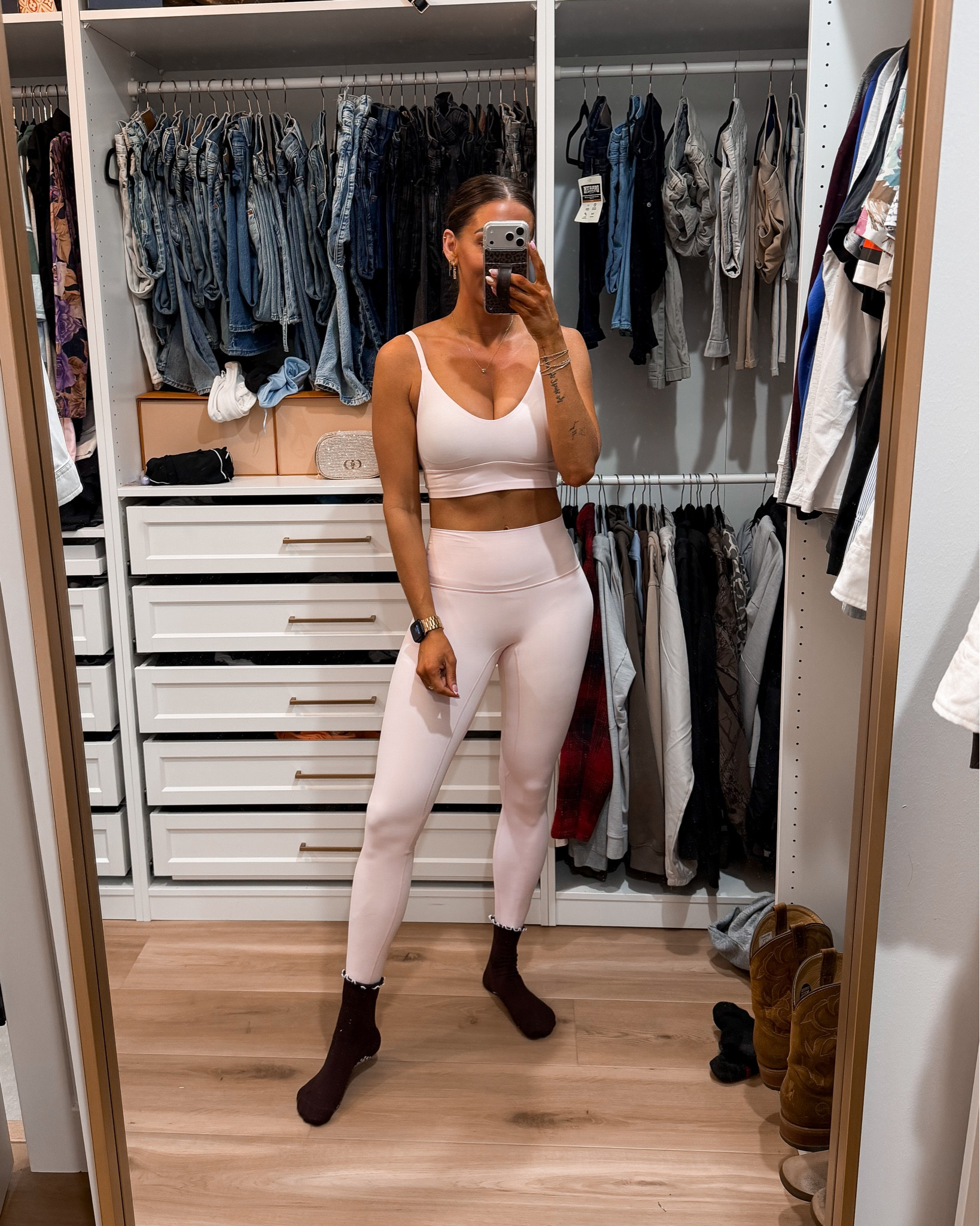 Bra-small
Leggings-4

#LTKootd #LTKfitnessgoals #LTKActive