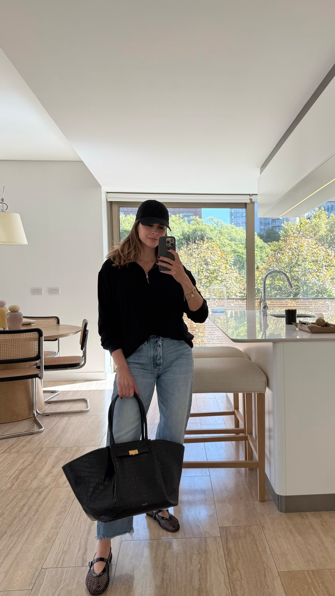 Casual chic in the city ✨

#LTKStyleTip #LTKBeauty