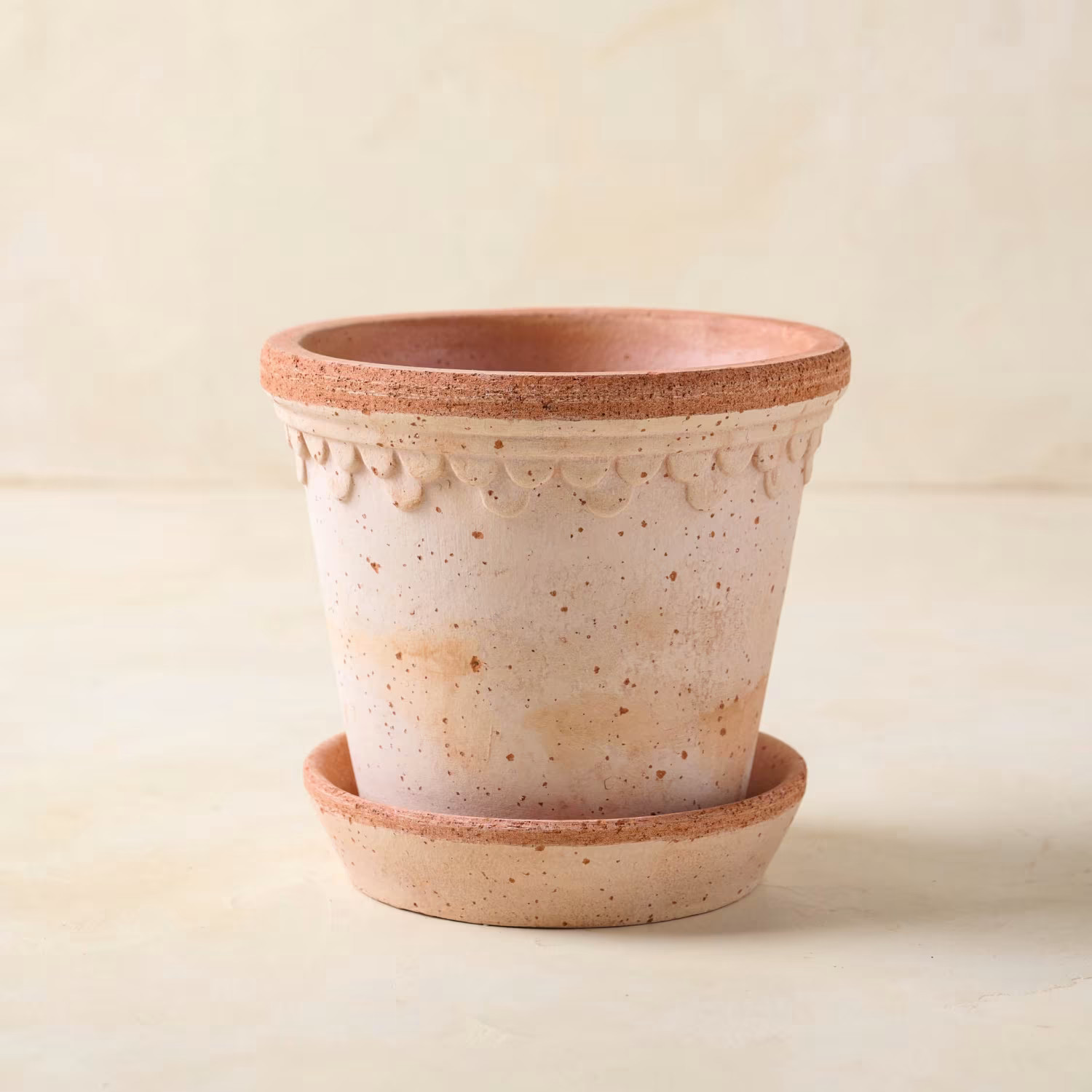 Terracotta Bergs Pot | Magnolia