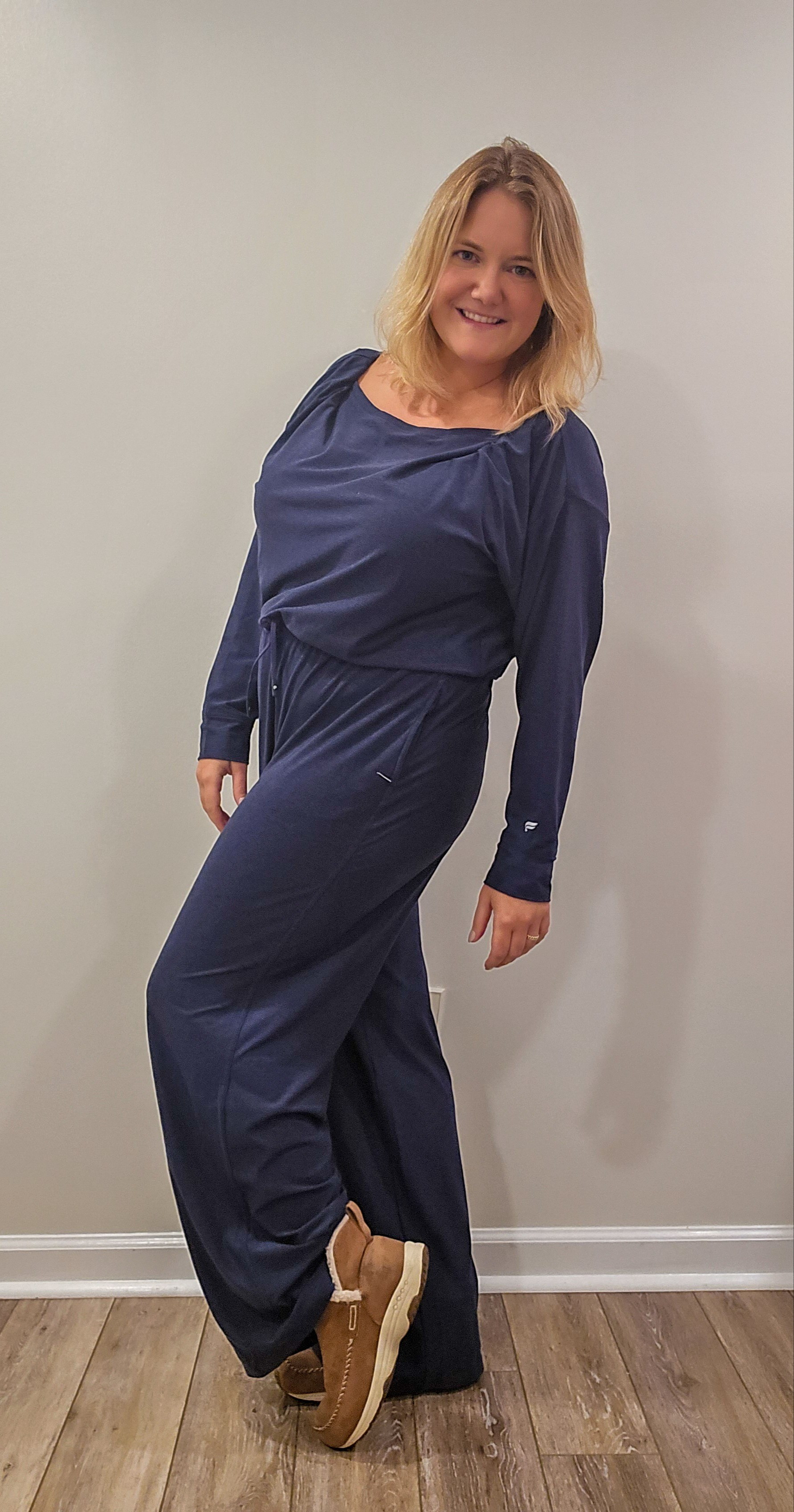 ✨ Fabletics Women’s Off-Shoulder Cloud Jersey Onesie ✨If you want that “I put effort in… but actually I didn’t” vibe, this is it. The cloud jersey fabric is ridiculously soft, drapes in all the right places, and the off-shoulder neckline gives it a flirty-but-cozy feel. Think: errands, school drop-off, brunch, lounging, travel day… all covered. 👏⭐️ Why I’m obsessed:• Buttery-soft & breathable — feels like pajamas• One-and-done outfit = zero styling stress• Stretchy + forgiving (aka mom life certified)• Dresses up with sneakers or slidesTap to shop this effortless staple — you’ll want to live in it. 🤍

#LTKCyberWeek #LTKootd #LTKMidsize