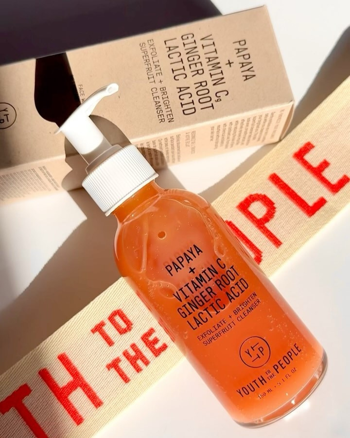 Gifted by @youthtothepeople 

🧡 Superfruit Gentle Exfoliating Cleanser 
This powerful, yet gentle formula helps to make your skin appear smoother and brighter without that dry feeling. It’s formulated with papaya & passion fruit extracts, quadruple-acid combo (salicylic, glycolic, lactic and phytic acids), ginger root, vitamin c, caffeine and yerba mate. 

#yttpgiftedme #yttp #yttpcleanser #youthtothepeople #youthtothepeopleskincare #youthtothepeoplecleanser #cleanser #skincare #skincarecommunity #skincareproduct