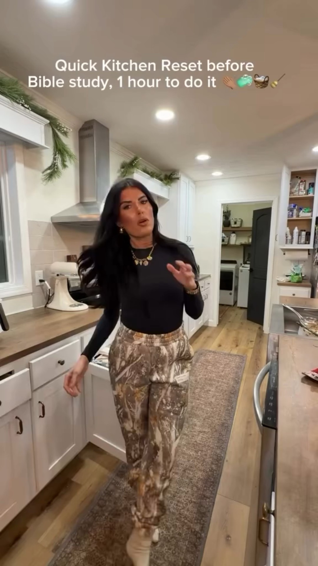 Quick Kitchen Reset before 
Bible study, 1 hour to do it 👏🏽🧼🧺🧹

#kitchenreset #lifestyleblogger #contentcreator