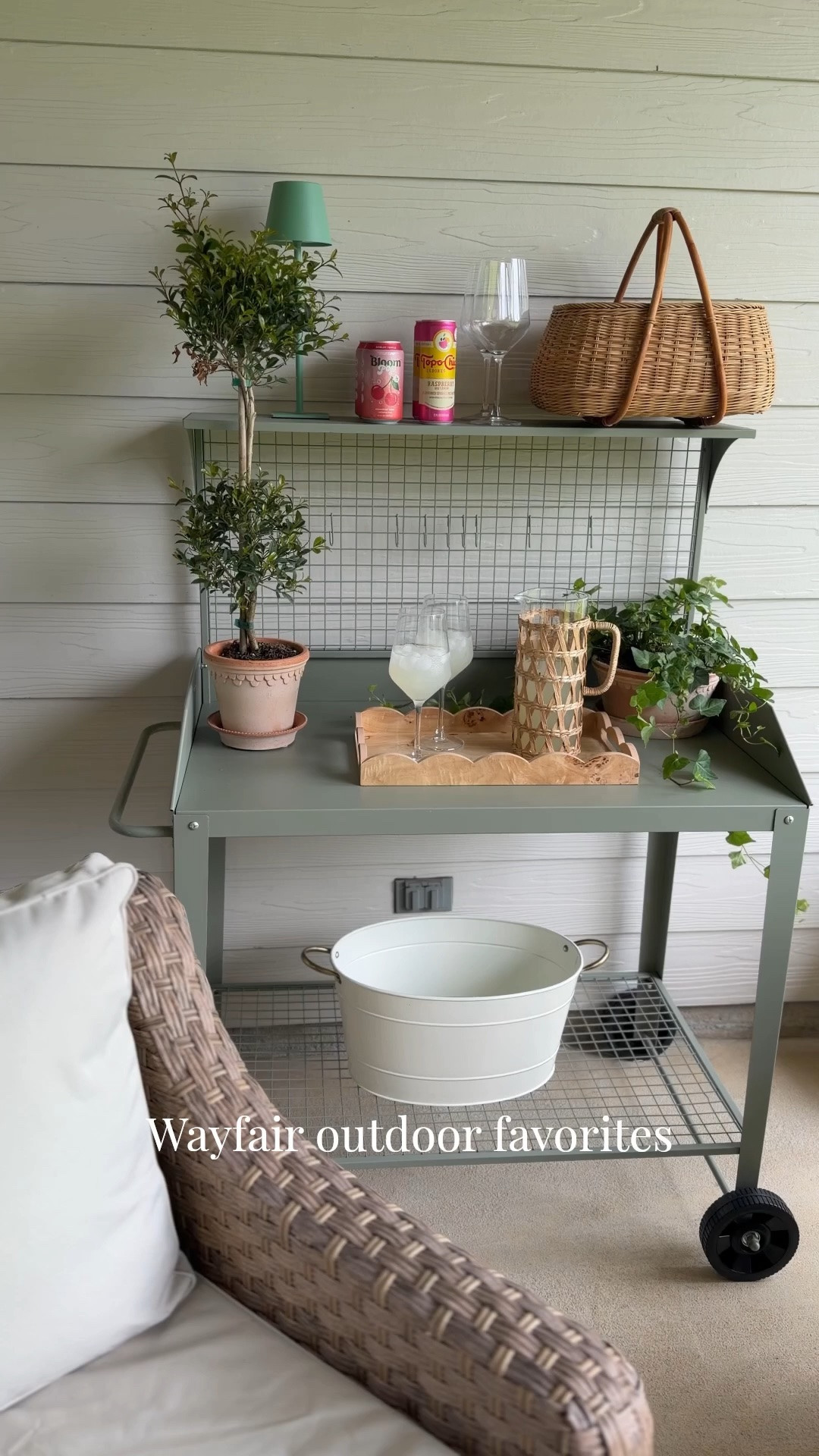 #Ad Revamped my back patio + my favorite @Wayfair items are currently on sale for Wayfair’s Memorial Day Clearance :: up to 70% off :: fast + free shipping over $35 !! #WayfairPartner #Wayfair