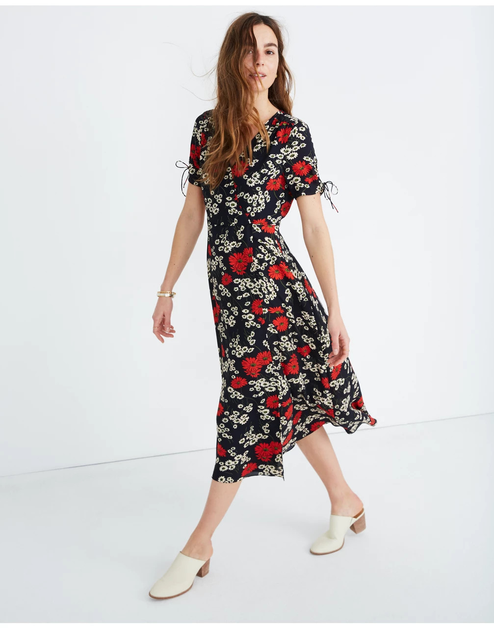 Peekaboo-Sleeve Midi Dress in Hillside Daisies | Madewell