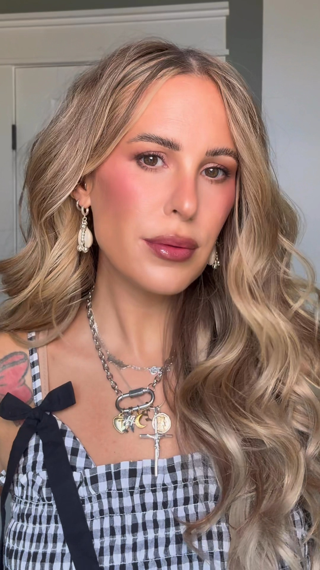 Holiday makeup in 20 seconds 