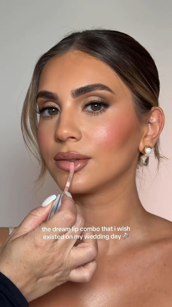 for my 2026, 2027, 2028 brides 💍 glam by @lindsaybrooke.mua save for later 👰‍♀️ #bridallipcombo #2027bride #bridalmakeup