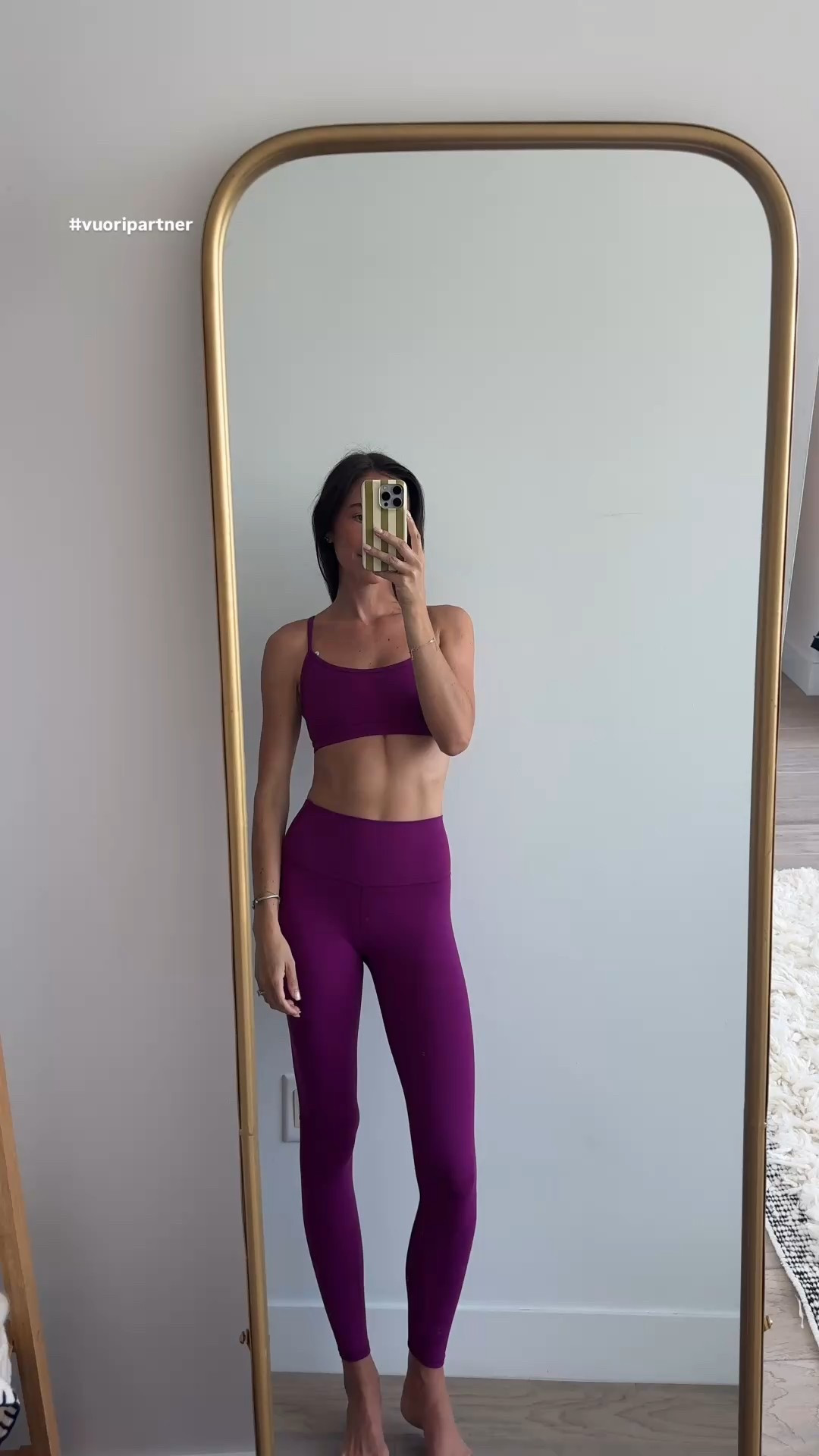 GRWM to do Pilates 🩷 wearing @vuoriclothing AllTheFeels™️ Bra and Legging. Fabric is incredible and runs tts! #vuoripartner