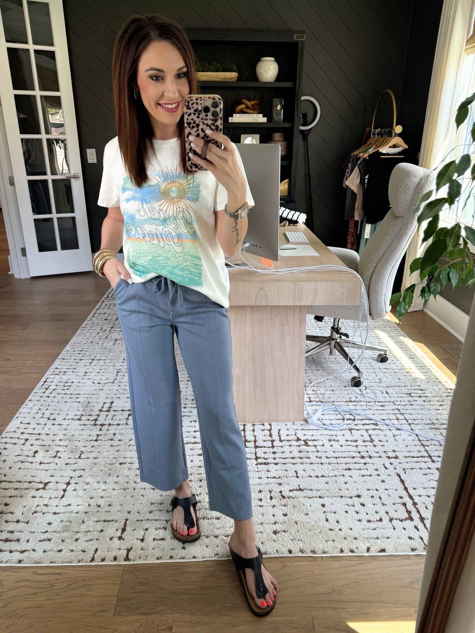 I have the hardest time fine bottoms that aren’t too long! @maurices always has the best options and offer different lengths. These pants are so comfortable! #ad #maurices #discovermaurices