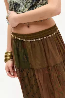 UO Sun & Swirl Belly Chain - Gold at Urban Outfitters | Urban Outfitters UK