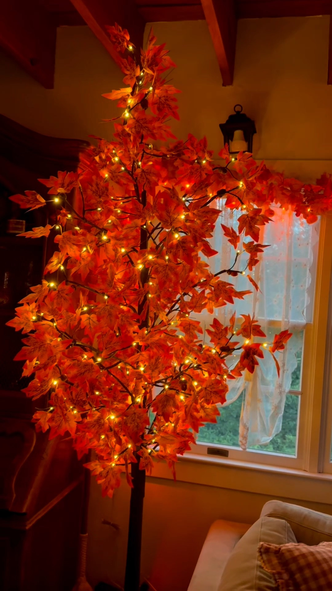 The prettiest orange glow ✨🧡🍂🍁 Halloween fall decor // spooky season // fall faux tree //

#LTKSeasonal #LTKHome #LTKdayinmylife