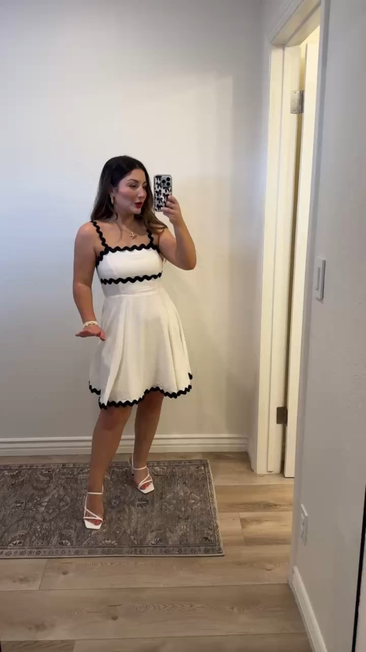 Summer mini dress! 
Size medium 

5'0" 140lbs 

#LTKSaleAlert #LTKPetite #LTKSeasonal