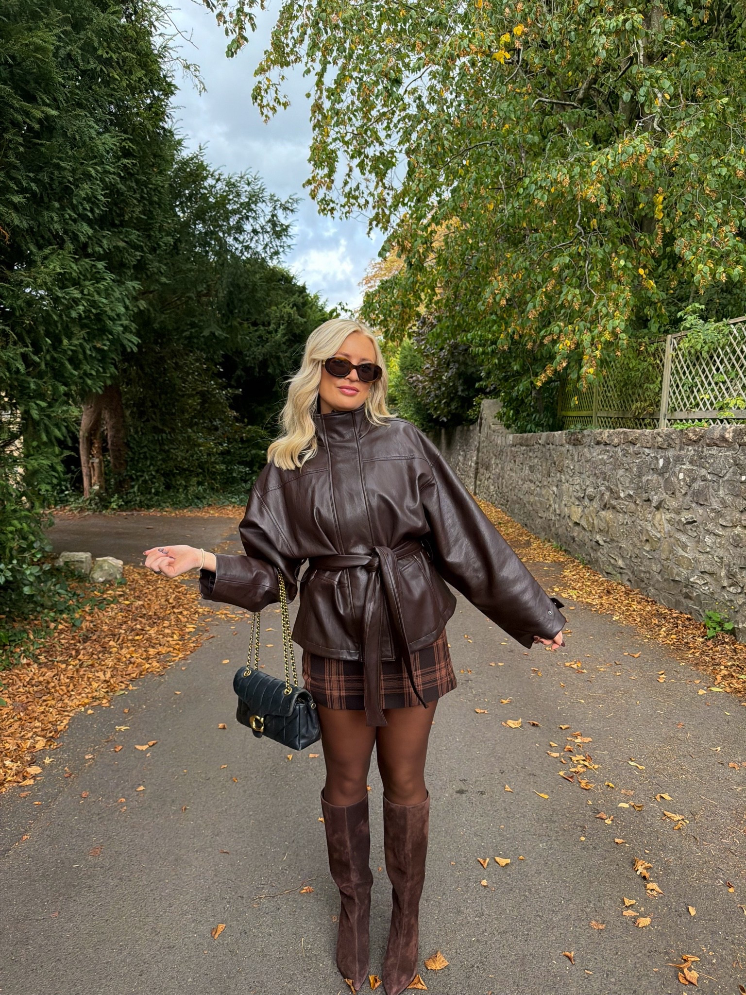 Finally feels like autumn 🍂❤️

#autumnoutfit