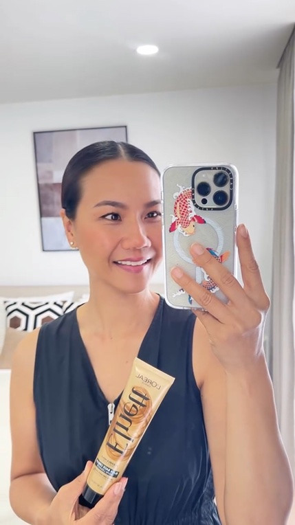 POV: You just found the secret to the perfect slick back bun. 👀✨
I’ve been loving @lorealparis the L’Oréal Elnett Slick Back Cream for that clean, polished, and snatched look—no flyaways, no stiffness, just smooth control with a natural finish. Whether it’s a messy bun or a sleek night-out glam, this cream does it all.
Bonus: no helmet hair, just touchable hold 💁‍♀️

Have you tried it yet? Let me know your go-to slick hair look! 👇💬

#GiftedByLOrealParis #LorealParisHaircare #ElnettSlickbackCream #SlickBackHair #LorealHair #SleekHairLook #HairCareRoutine
#CleanGirlAesthetic #GRWMHair
#BeautyCreator