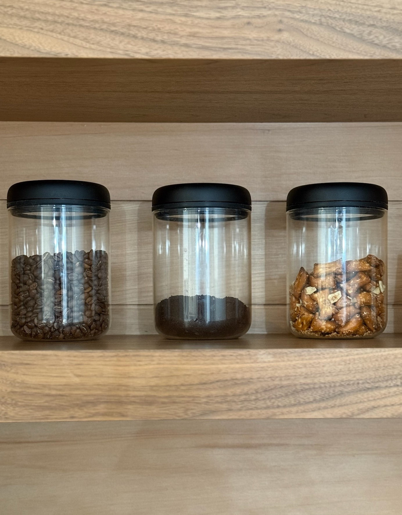 Minimal glass storage jars with airtight black lids — perfect for coffee beans, grounds, and snacks 🤎✨

#LTKfindsunder50 #LTKhome