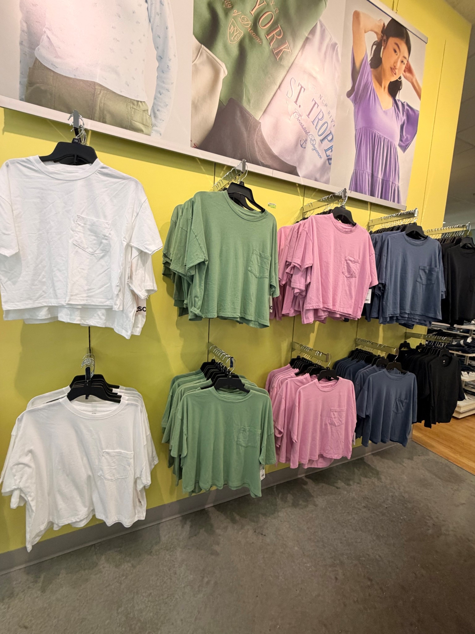 These boxy pocket tees with jeans and done￼