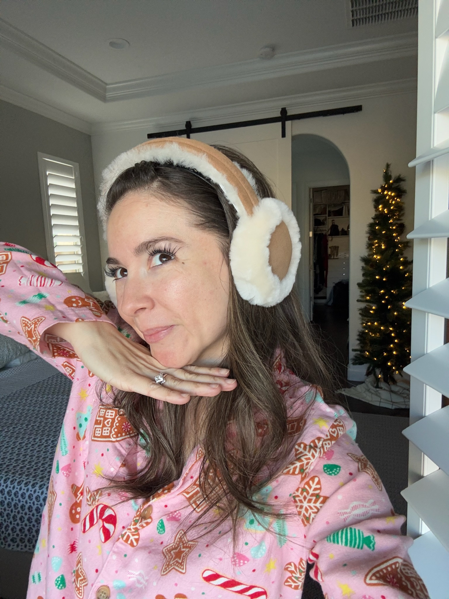 Still in love with these pajamas!


Winter trends, comfy casual, matching set, loungewear, trendy mom, trendy fashion, mom style

#LTKStyleTip #LTKSeasonal