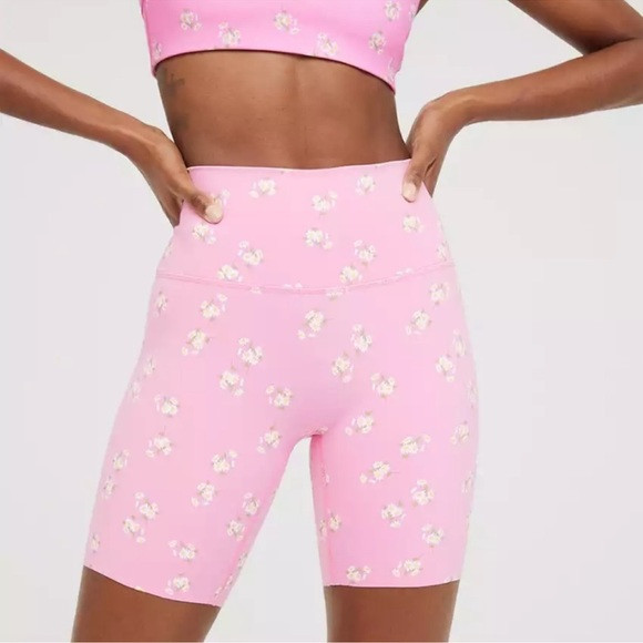 Aerie Offline Goals Printed 7in Biker Shorts in “Ladylike” | Poshmark