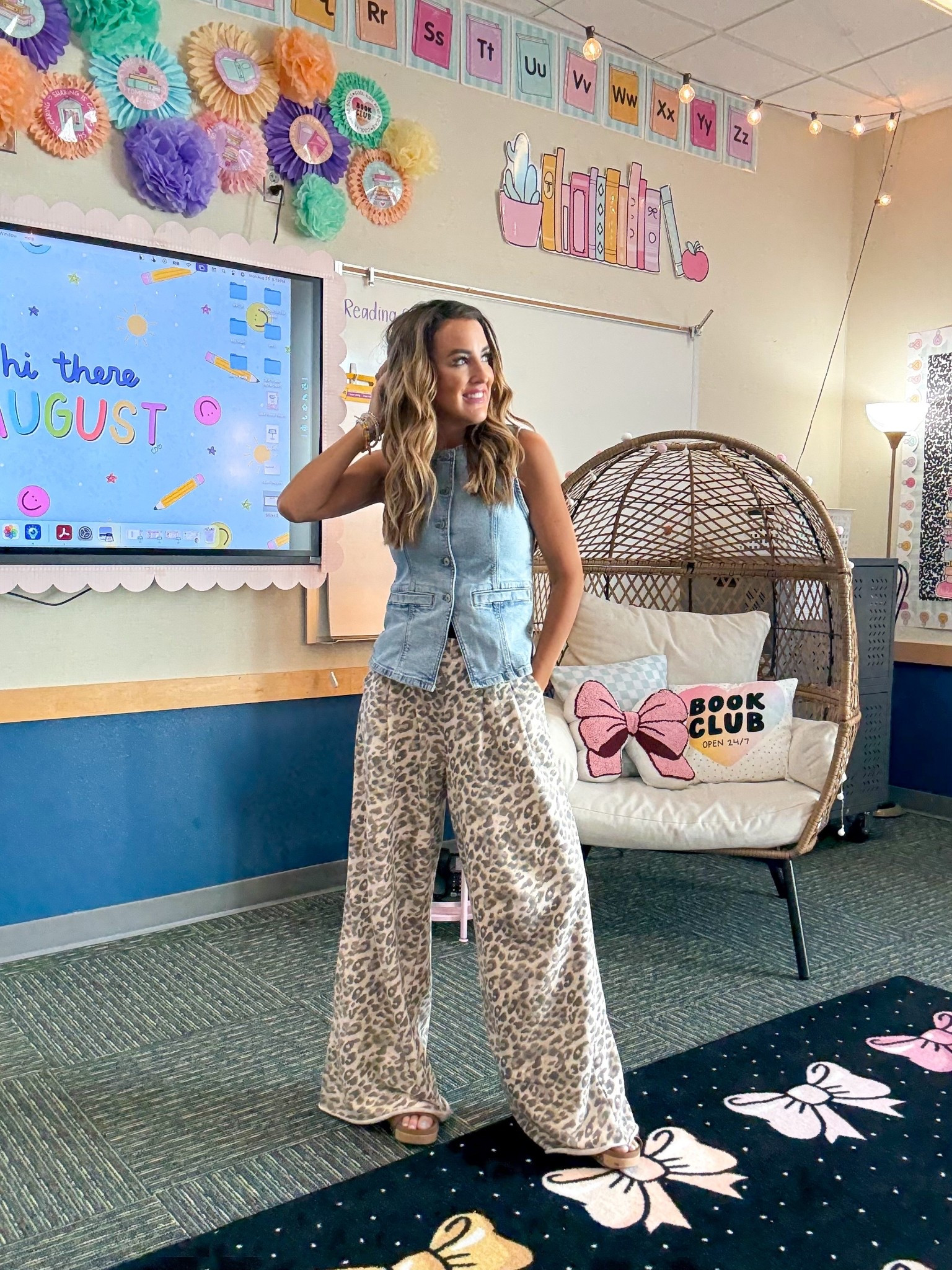 Absolutely obsessed with this denim vest and trousers that are really (literally) sweatpants! American Eagle is my new fav place to shop! 🩷

Denim vest, leopard pants, teacher outfit, classroom style 