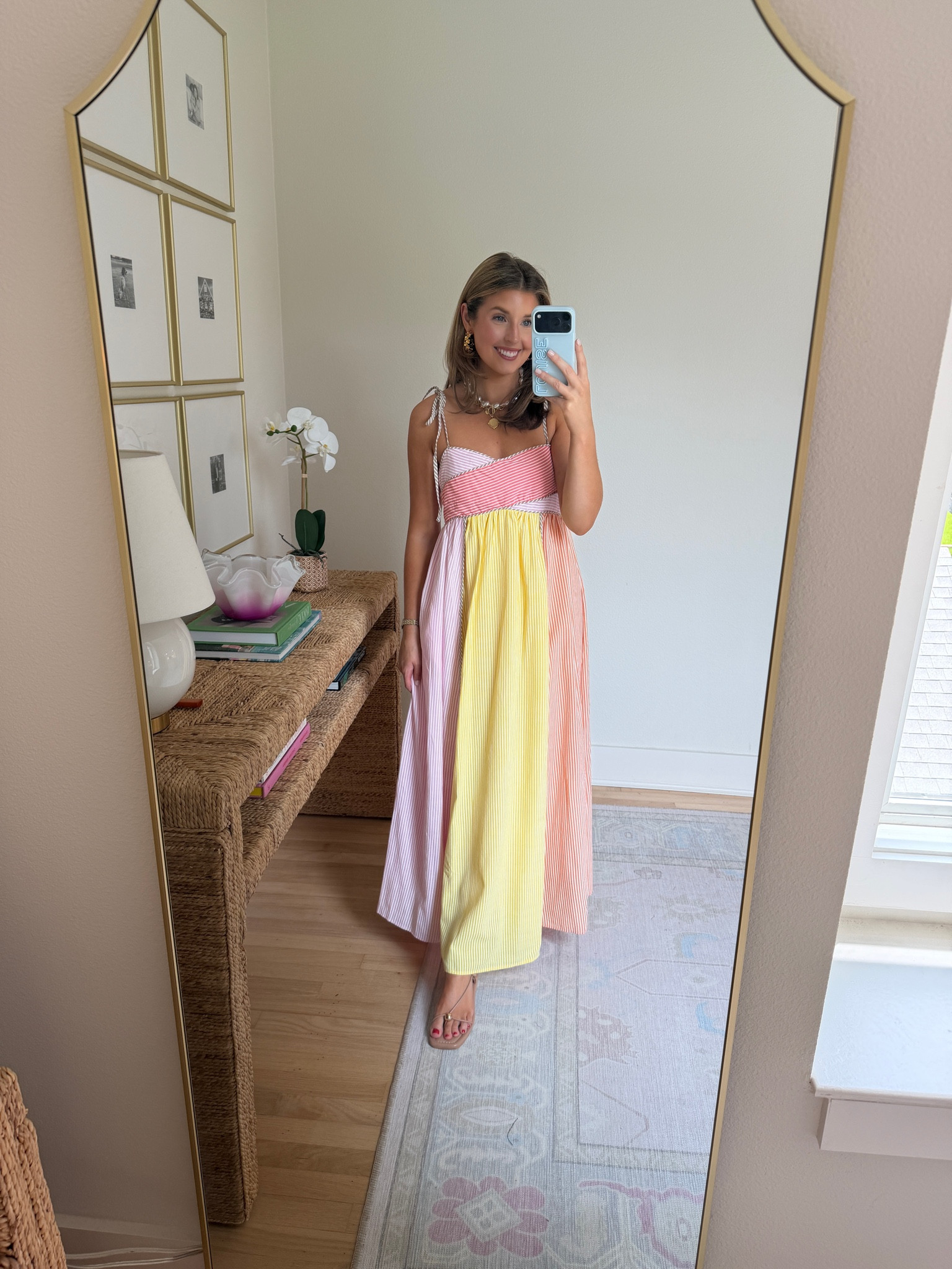 Flowy maxi dress for summer! Wearing a S, runs big!