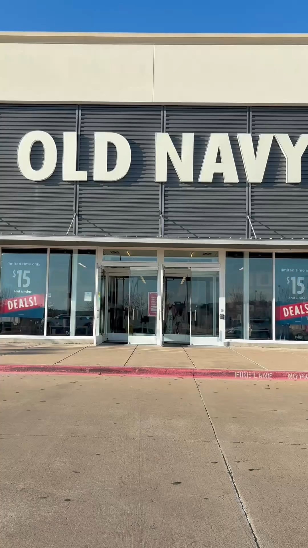 Okay, Old Navy, we see you with the VIRAL barrel jeans! But let’s not forget the perfect tops to pair with them.


#LTKFindsUnder50 #LTKStyleTip #LTKSpringSale