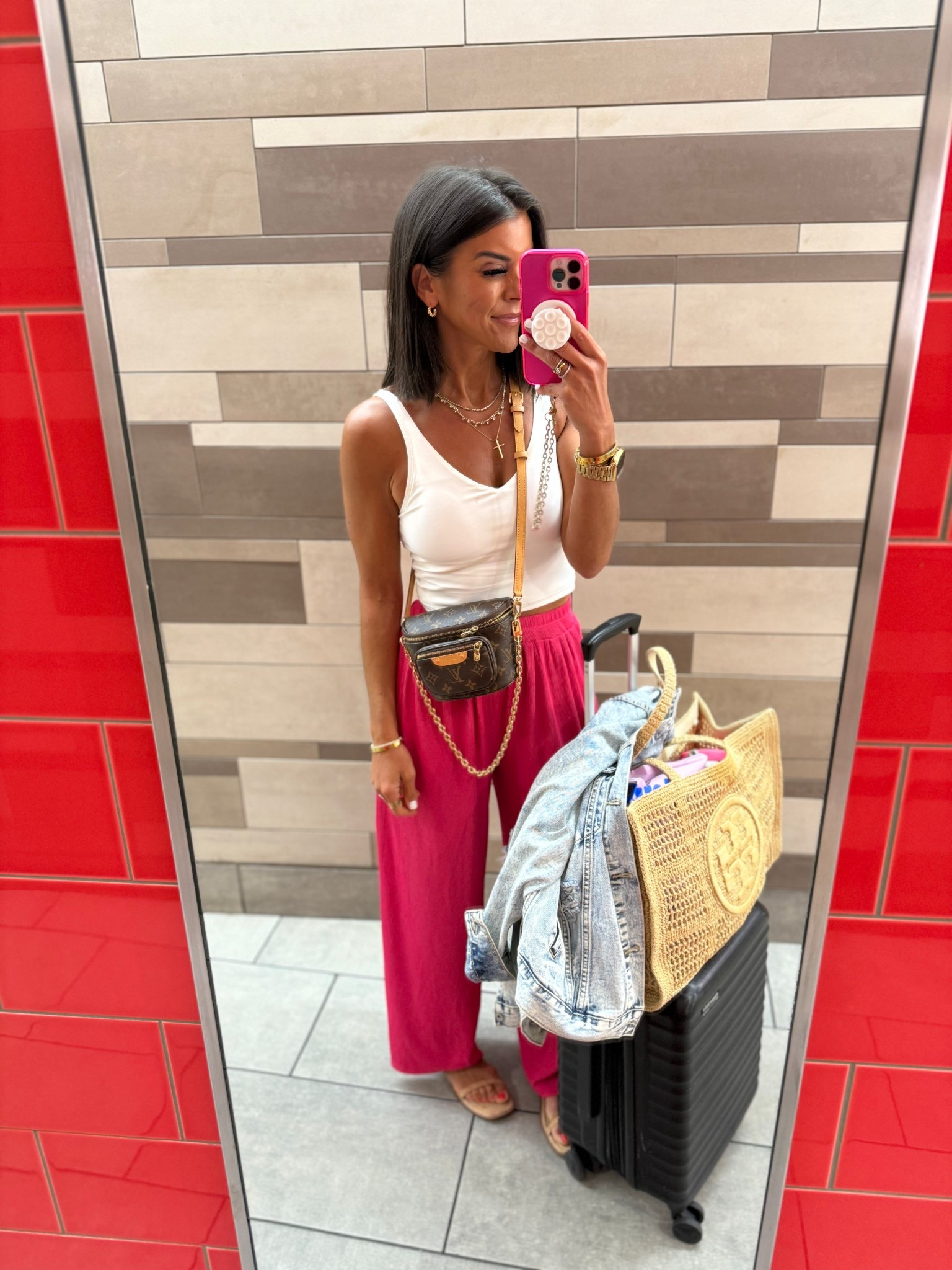 Size small in everythingg

#LTKSeasonal