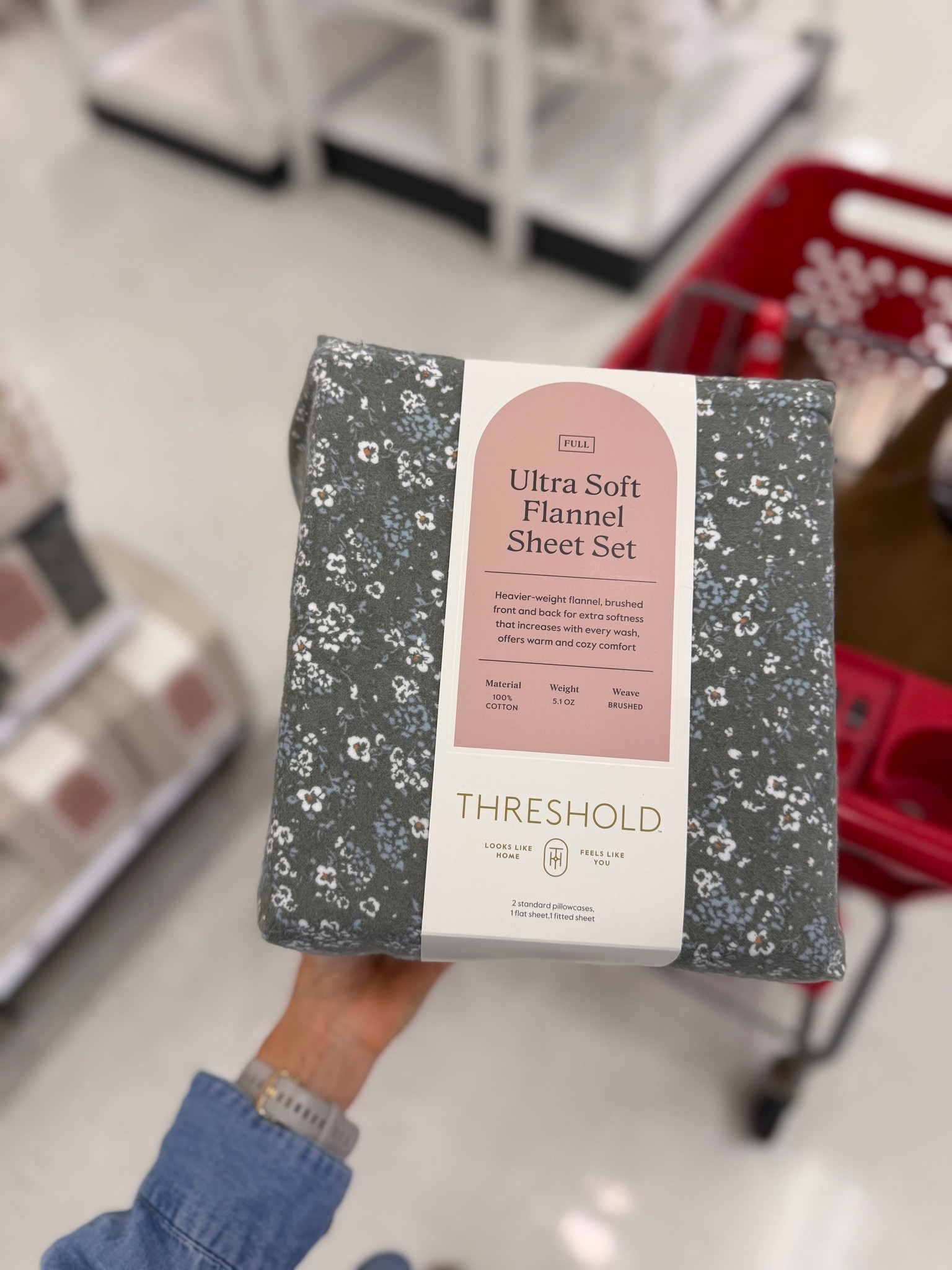 LOOOVE these flannel sheets from Target. The green + blue floral combo 😍

#LTKHome #LTKSeasonal