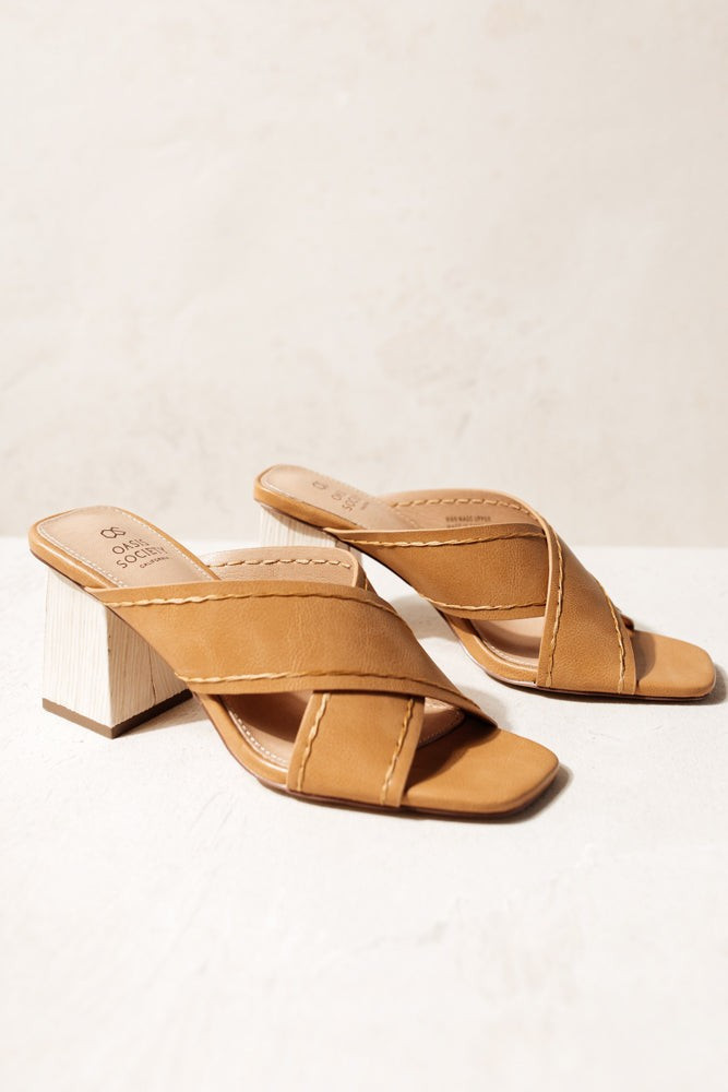 Jade Heels in Tan | Böhme US