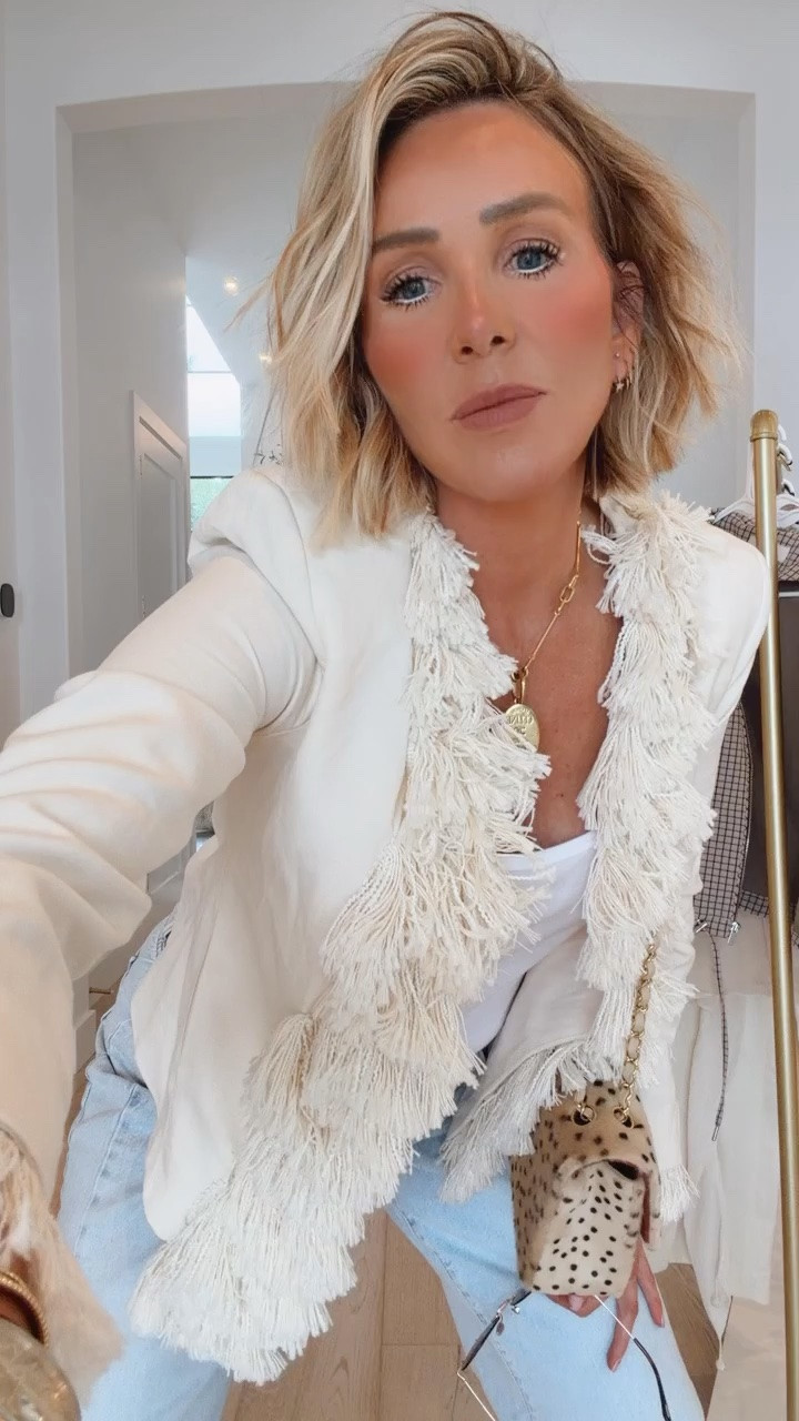 Viral for good reason. This Zara jacket is so perfect 🤩 I’m obsessed wearing a size medium

#LTKdayinmylife #LTKootd #LTKSeasonal