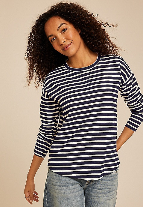 24/7 Clara Long Sleeve Seersucker Tee | Maurices