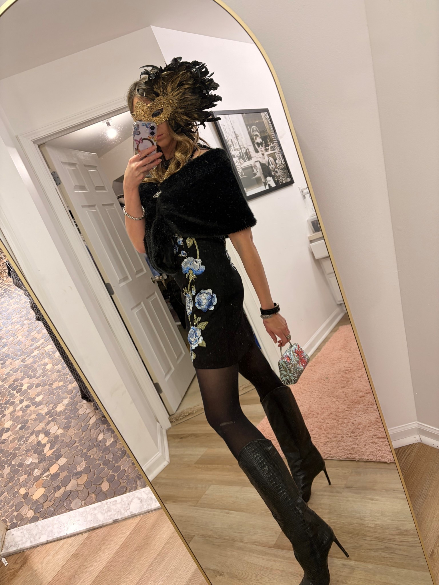 Dress sold out. Posting similar hot dress looks that seek quick. Grab them while you still can. Grab the mask too! @Alice + Olivia 

#LTKootd