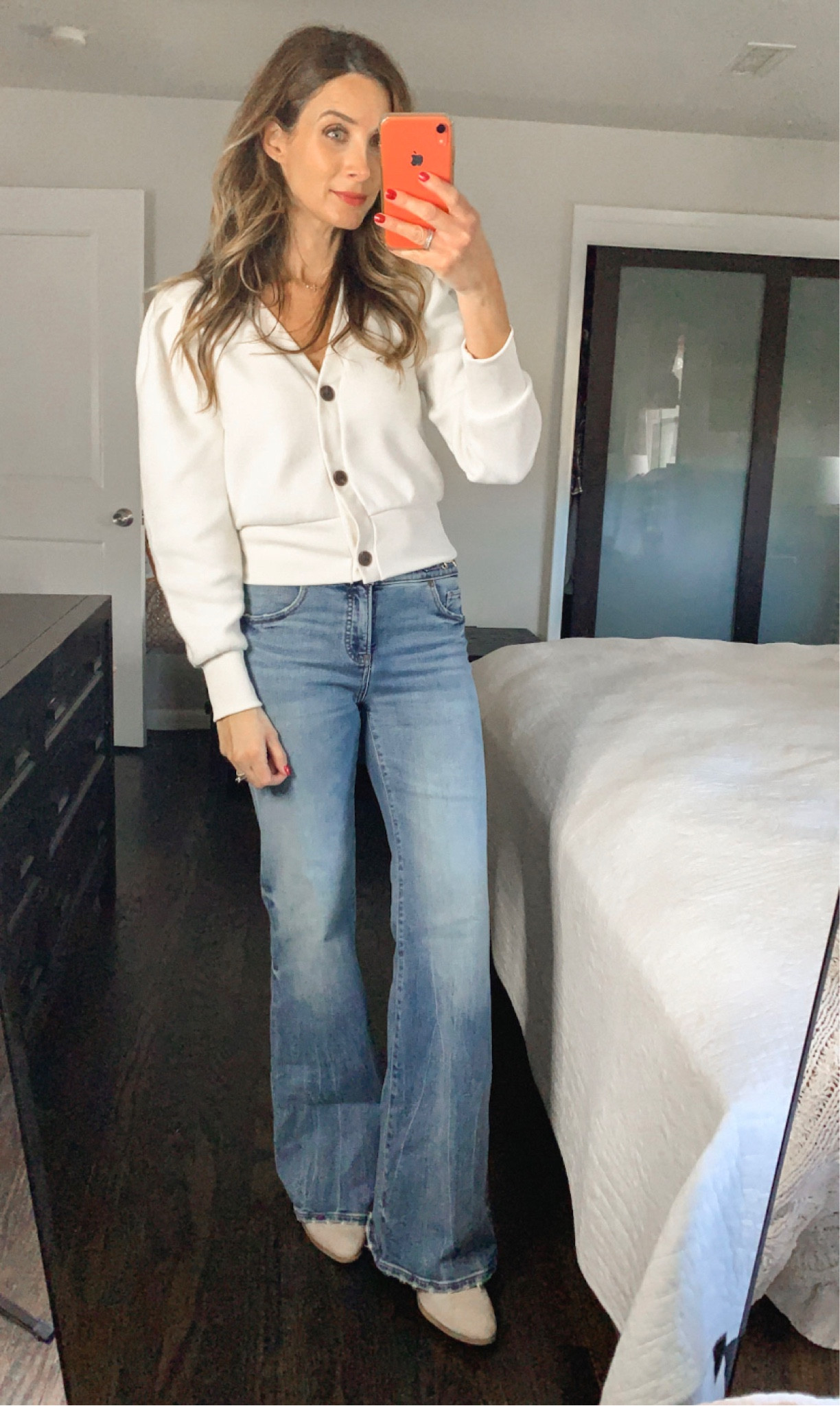 Cropped white cardigan from Target. Other colors available. Wearing an xs

Target, express flare jeans, casual outdoor idea, cardigan 

#LTKunder100 #LTKHoliday #LTKworkwear