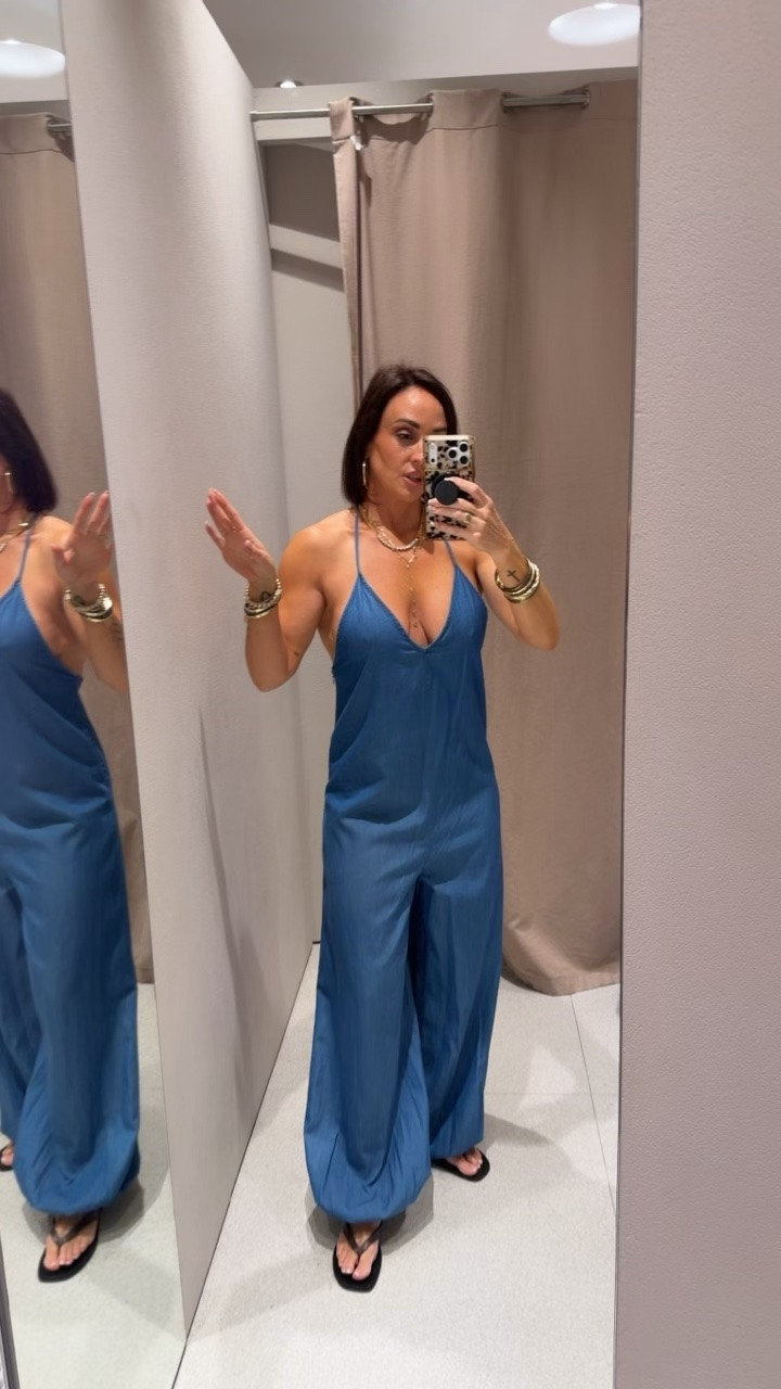 Come try on the latest Zara finds with me! From elevated basics to chic statement pieces, these are the styles currently catching my eye. Which look is your favorite? 🤍

Everything is linked on my LTK so you can shop the finds!

#Zara #ZaraHaul #ZaraTryOn #ZaraFinds #LTKStyle #LTKFashion #FashionFinds #OutfitInspo #AffordableFashion #EverydayStyle