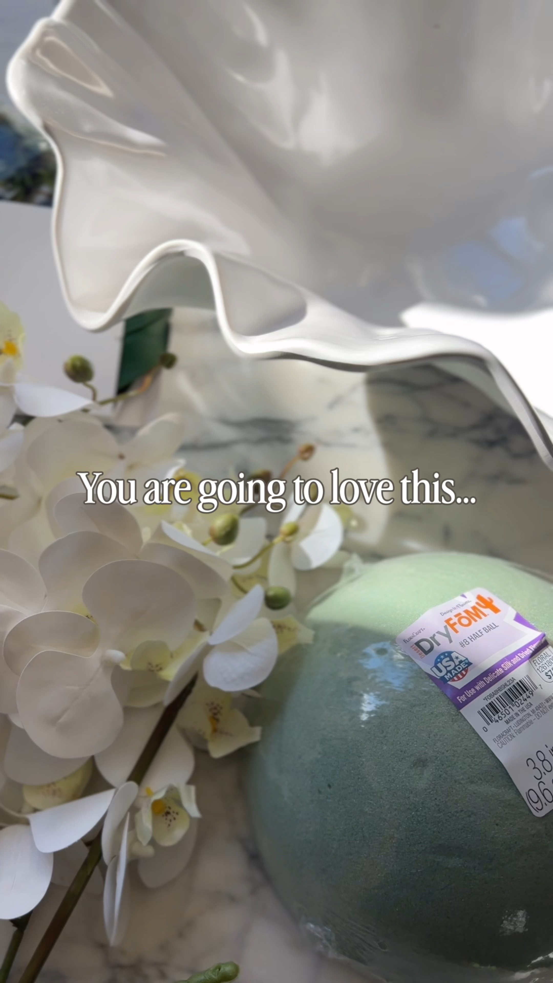 There’s just something about orchids 🤍 Soft, classic, and the perfect finishing touch for a light, lived-in home. Plus, no watering! 

 