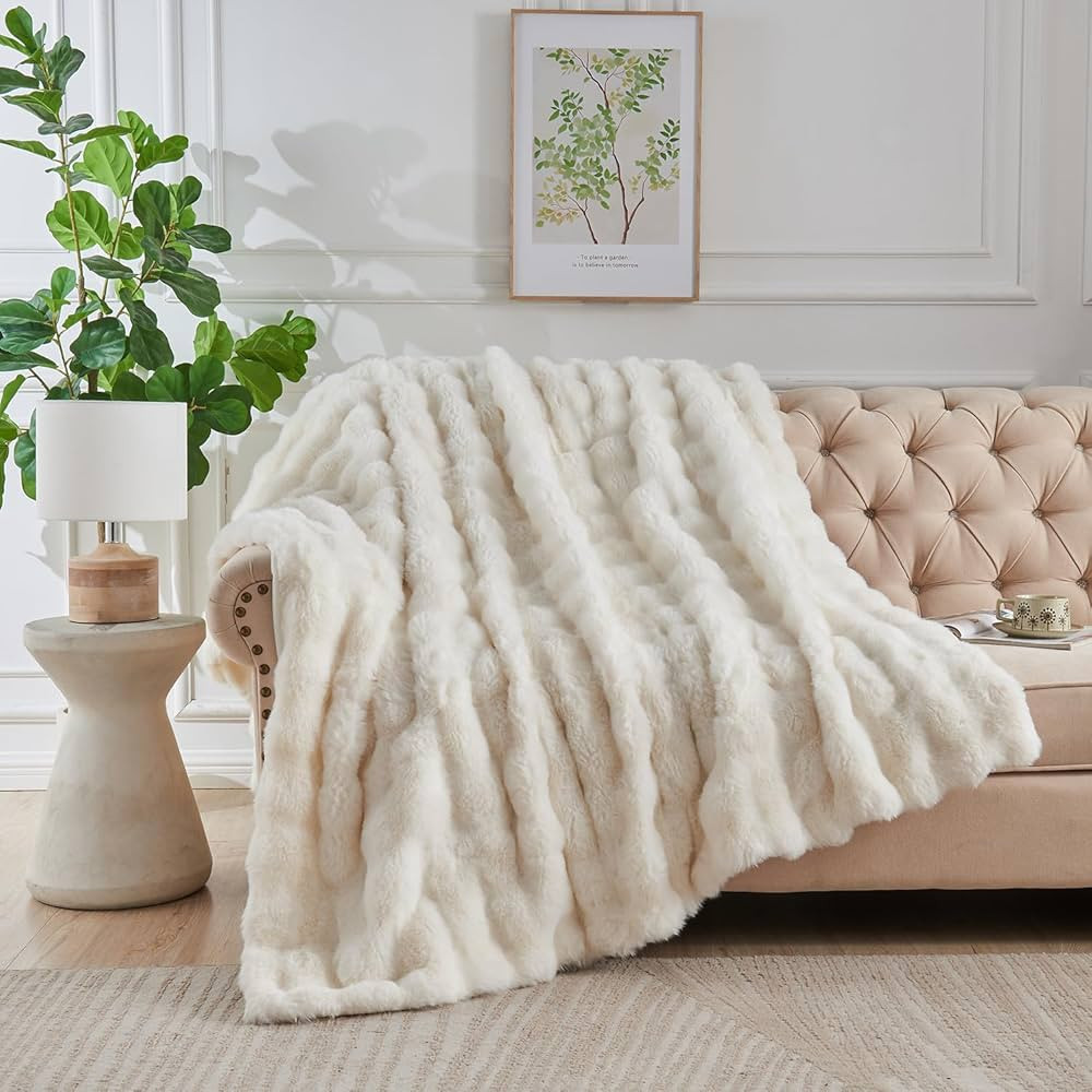 Lotus Karen Faux Fur Throw Blanket Cream White - Big Bubble Rabbit Fluff Blanket for Couch Bed So... | Amazon (US)