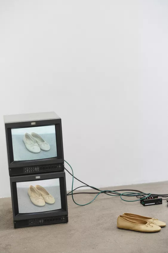 LEATHER BALLET FLATS WITH BOW | Zara UK