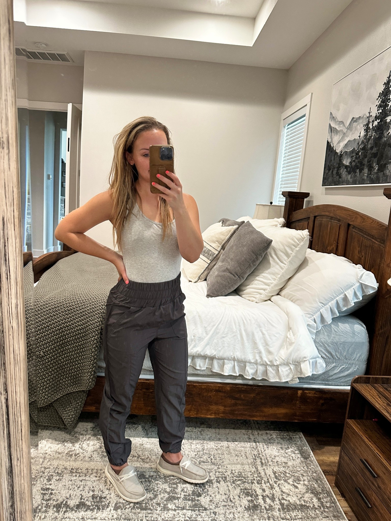 This grey bodysuit is a closet must have. It pairs well with almost any bottom. I love how I can dress it up or down. 



#LTKWorkwear #LTKStyleTip #LTKFindsUnder50