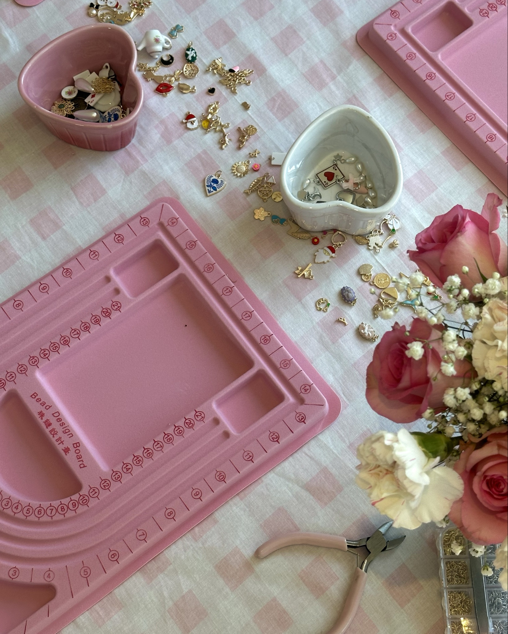 hosted the dreamiest DIY charm bracelet girls night for under $50 🧸🎀

#LTKhome #LTKparties #LTKfindsunder100