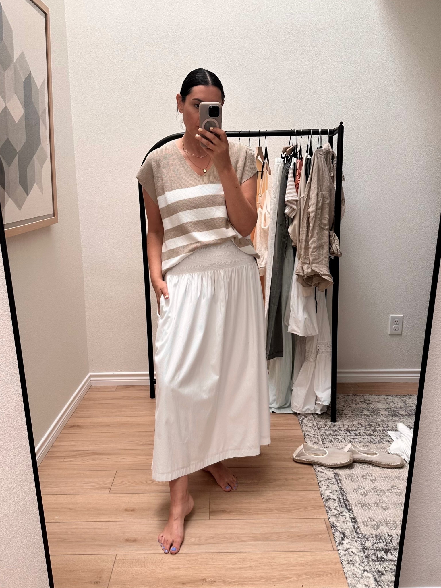 Also love this splendid sweater! Fit is perfect! Loose and cropped and the quality is 👌🏻 👌🏻 I’m in the medium, perfect fit!

I’m in the medium of the skirt, it runs loose and relaxed! 
