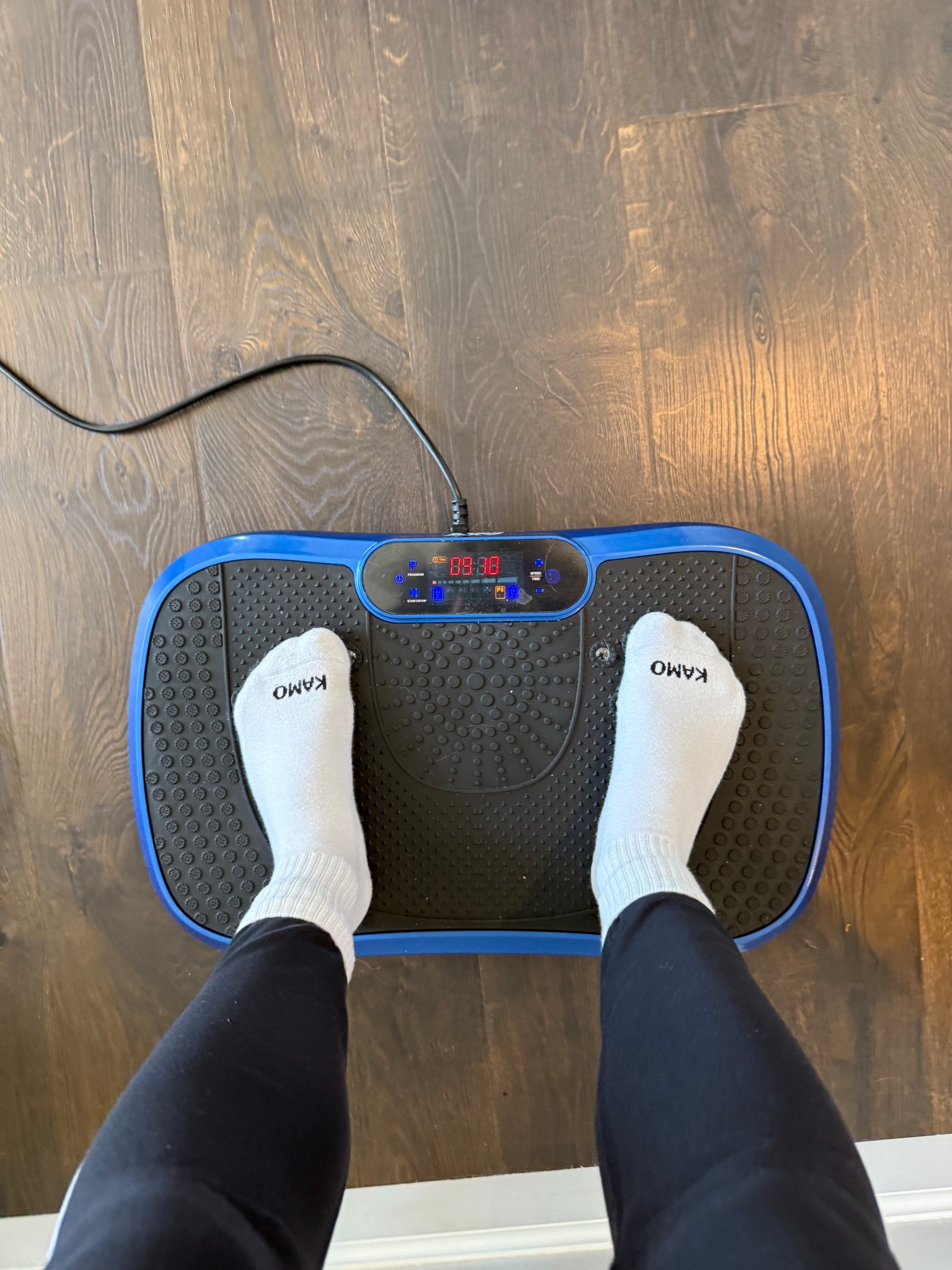 I’m so obsessed w my vibration plate! It has helped reduce bloating and aided with flushing out lactic acid. I use 2x a day for 10 min! 