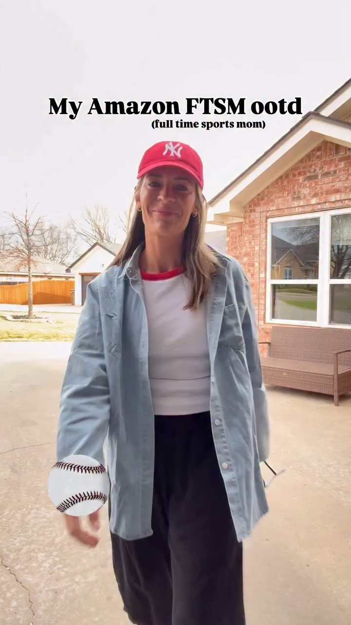 Day 2 at the fields- Told yall the red shoes were going to be SO CUTE 🔥❤️

Comment “sport” for links! 🫶

Hat to hide my dirty hair ✅
Built in bra in the tank top ✅
Comfy, baggy pants ✅
Shoes to finish it off ✅✅✅ 

#sportsmom #momlife #baseballmom #ootd #amazon