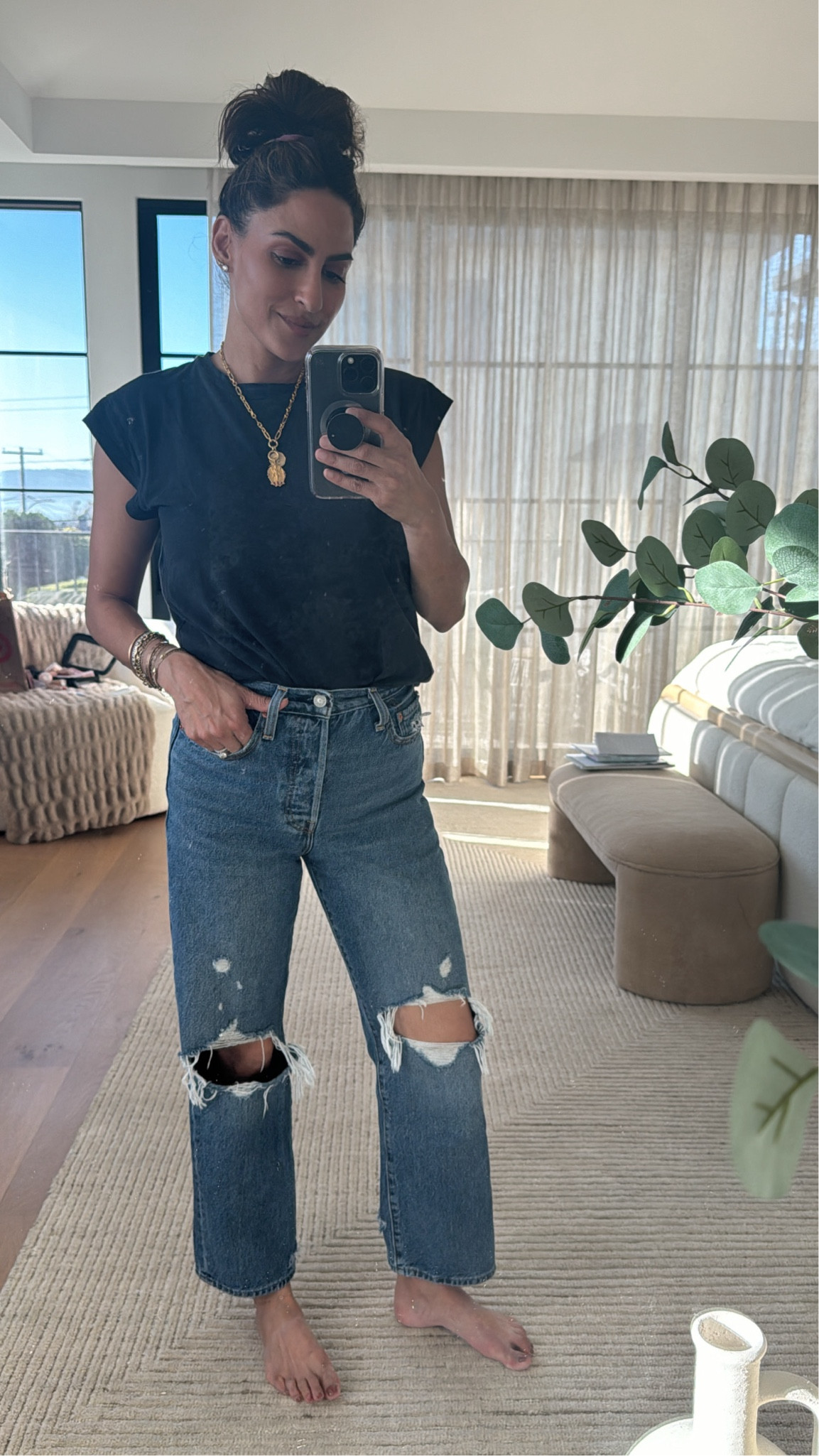 Levi’s Jeans size 27 
Muscle tank size small washes so well 



#LTKFamily #LTKOver40 #LTKFindsUnder50