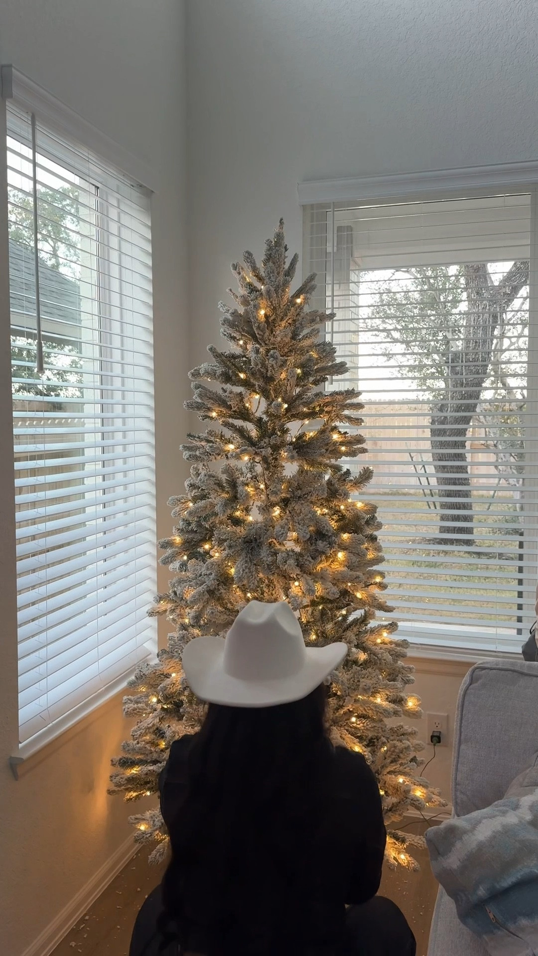 My favorite tree thus far ! 7ft’er and the bonus, PRE-LIT 

#LTKHoliday #LTKSeasonal