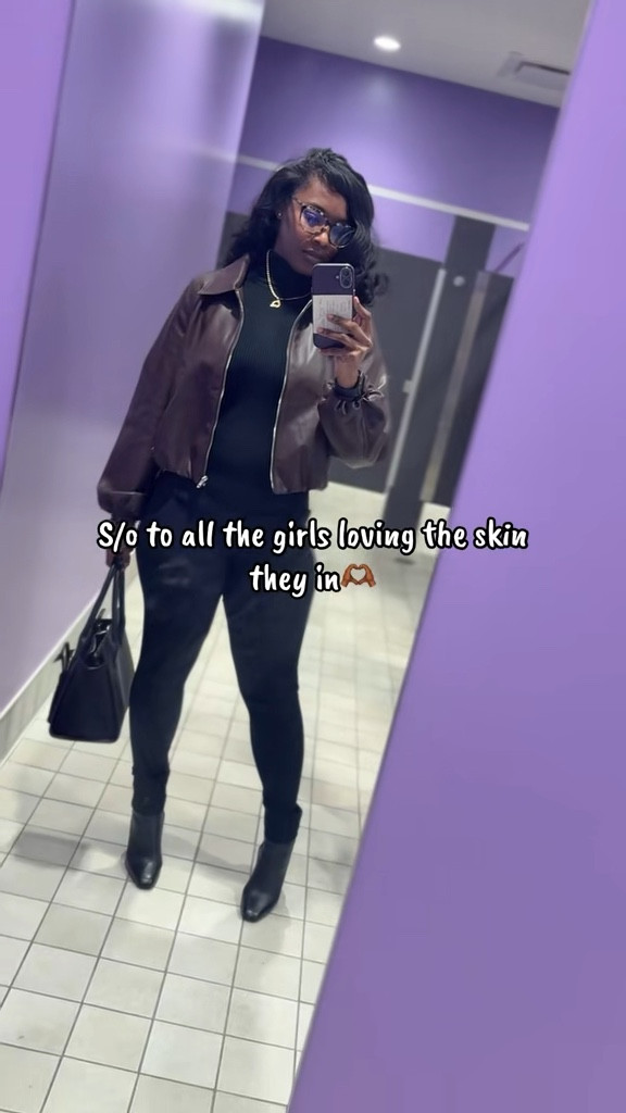 Love yours❤️

#naturalhairstyles #elevatedstyle #lifestyleblogger #ootd #momstyle

#LTKvlog #LTKootd #LTKTall