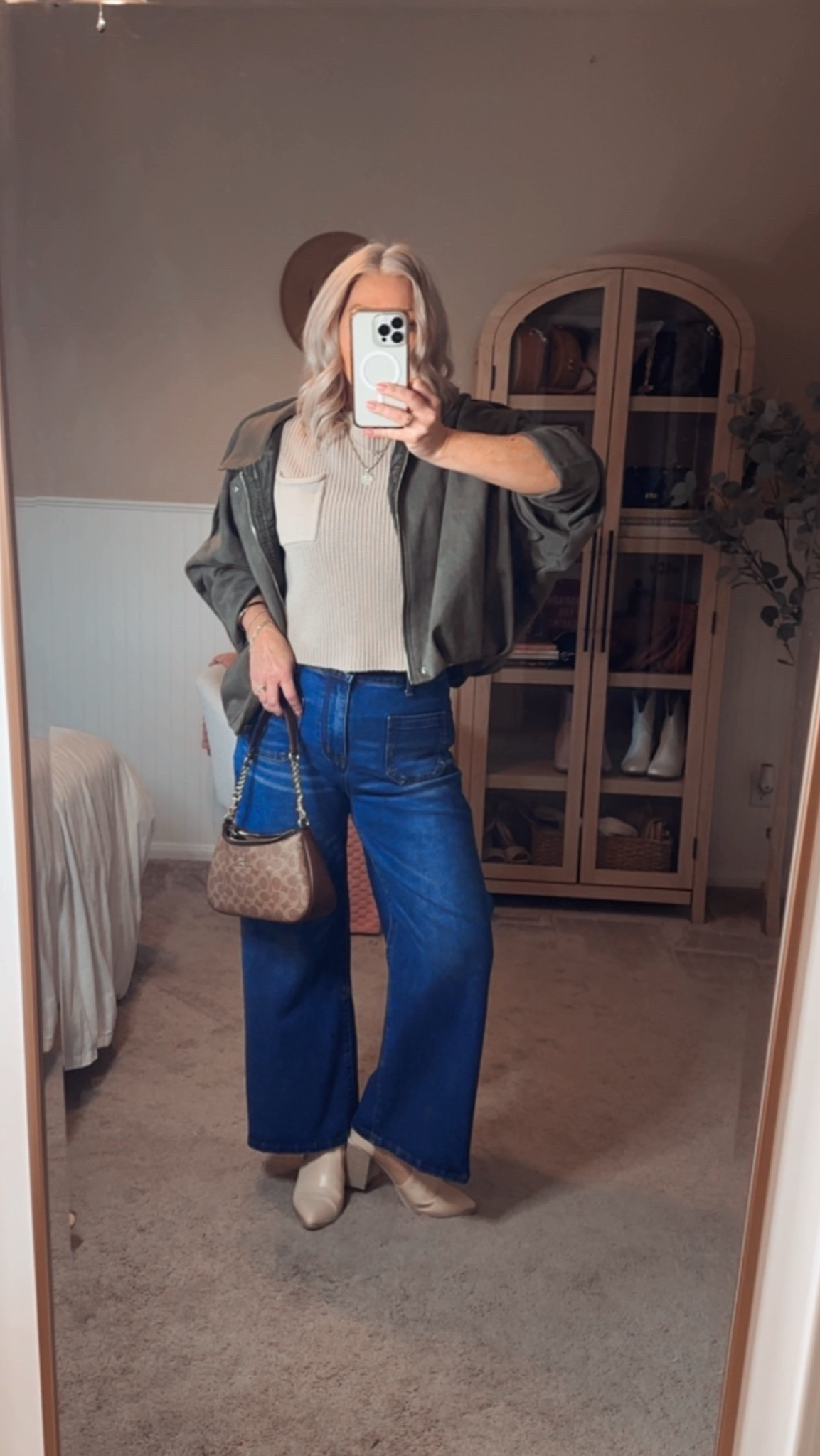 Casual Friday OOTD
Business, casual jeans outfit ￼

#LTKootd #LTKOver40