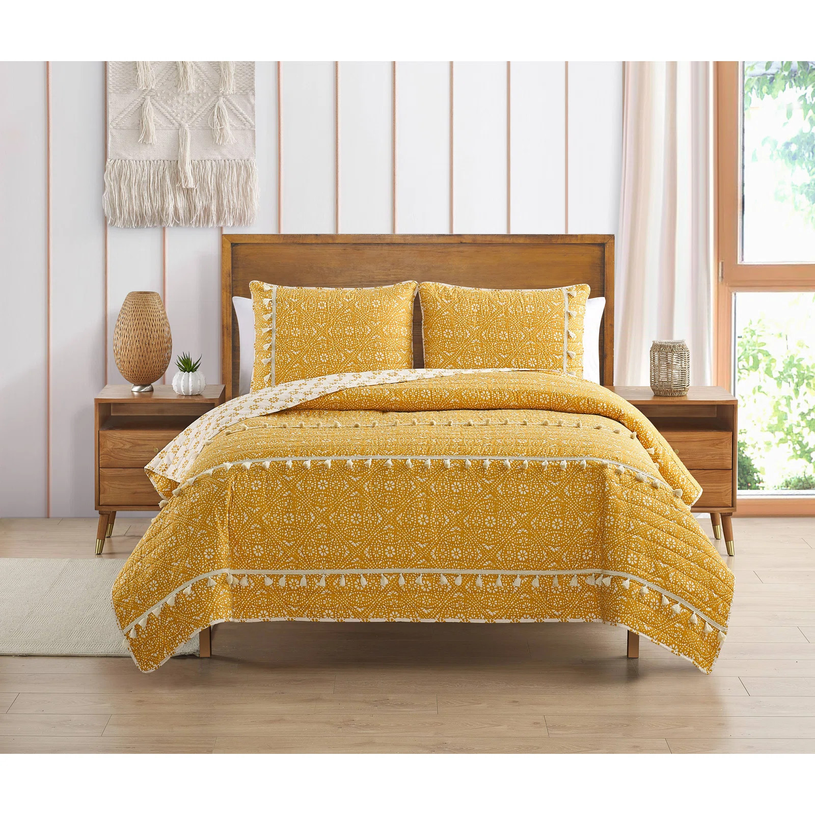 DESIGN STUDIO Pasadena Medallion All-Season Soft Microfiber Quilt Set with Tassels & Reviews | Wa... | Wayfair North America