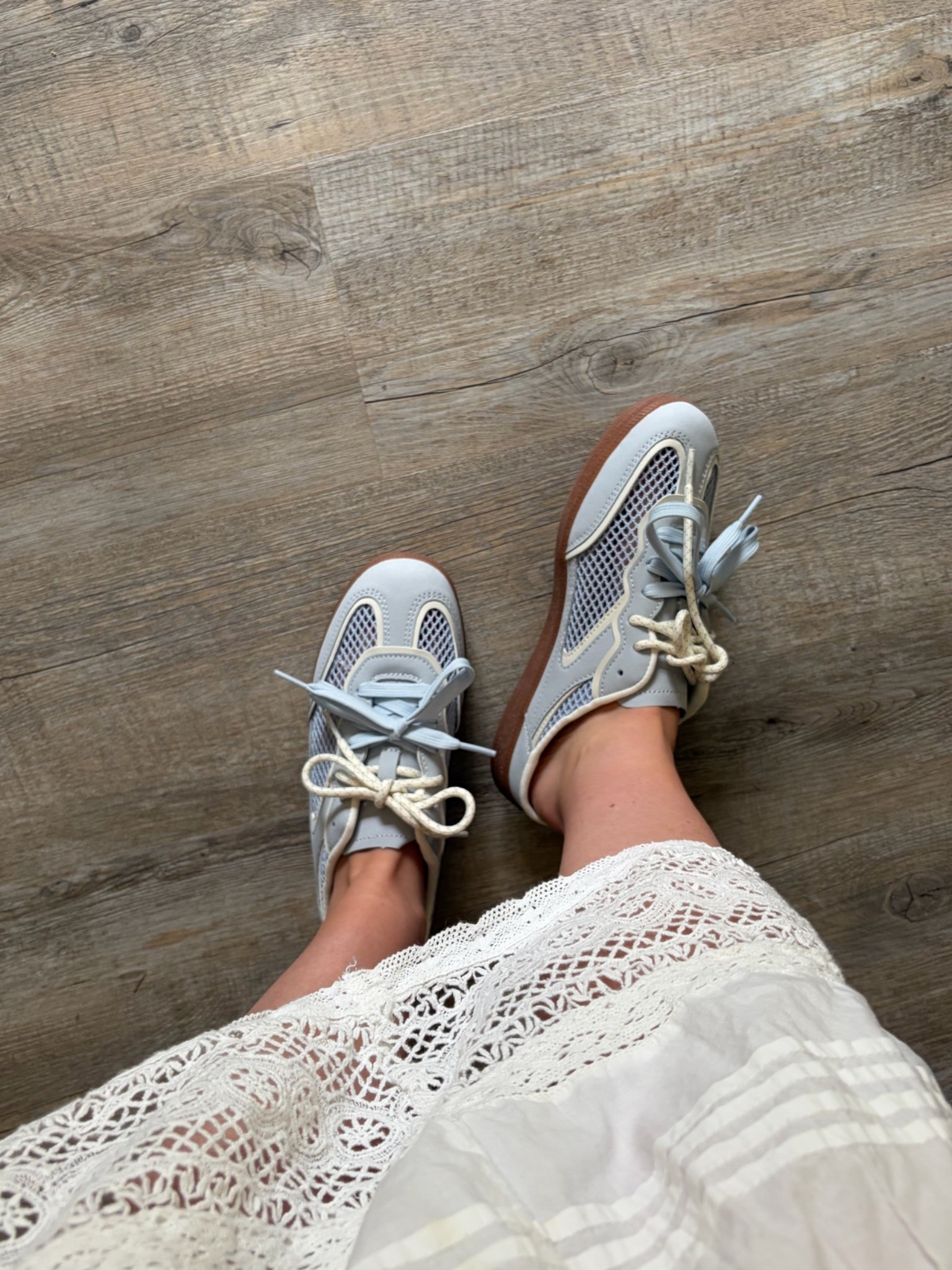 Ahh back70 dupe at Walmart !? These slide on sneakers are soooo good