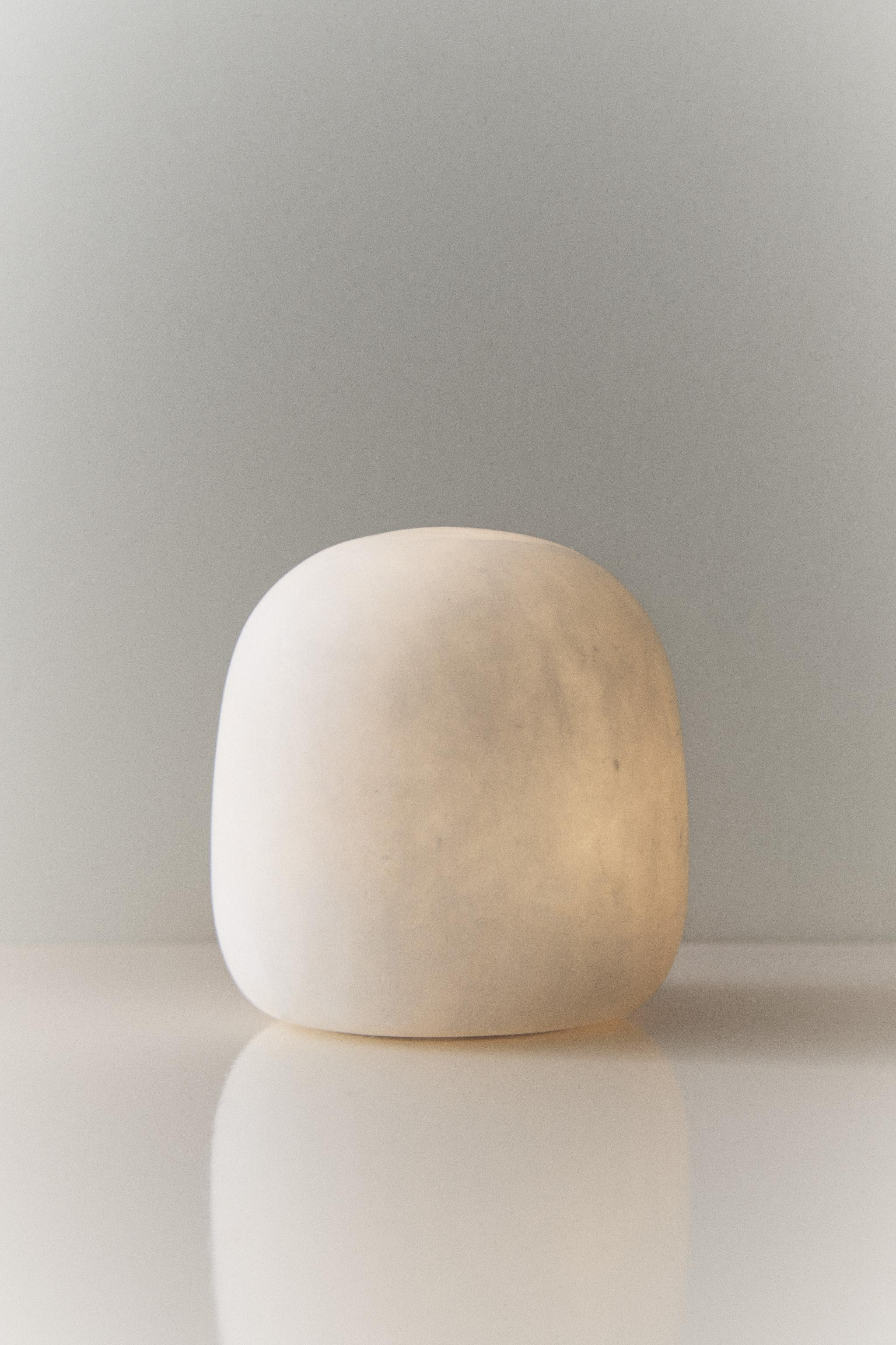 ALABASTER SEMI-OVAL TABLE LAMP | Zara US