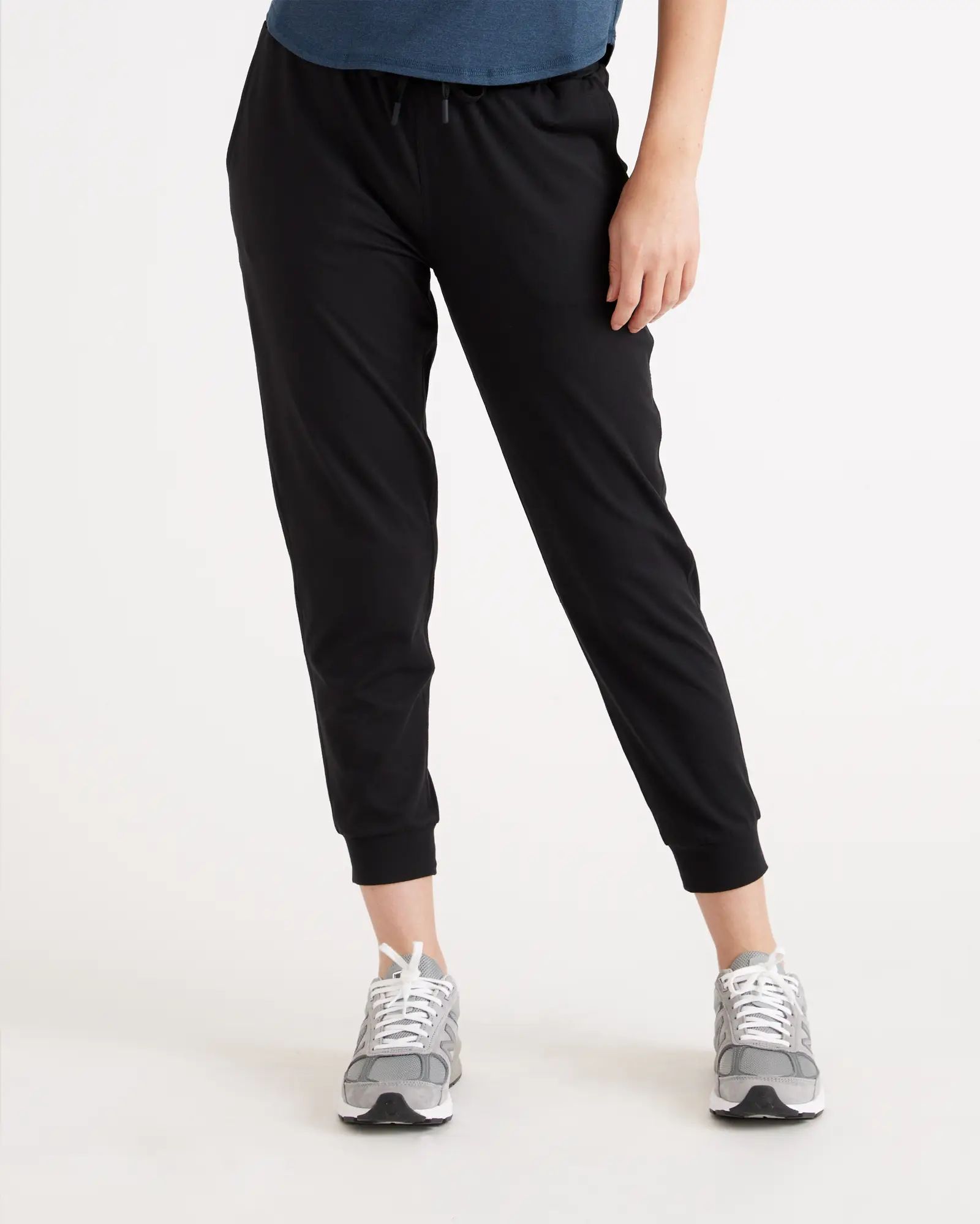 Flowknit Mid-Rise Jogger | Quince
